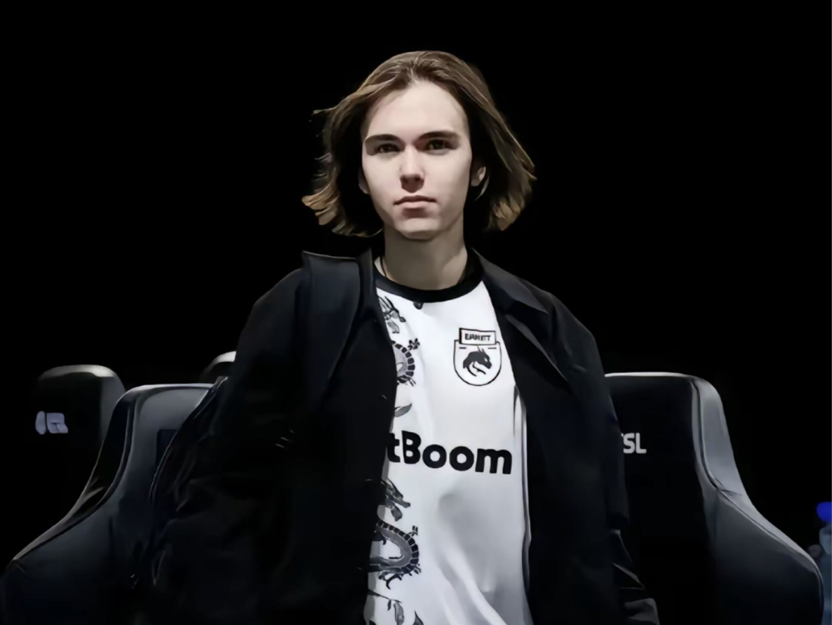 与差旅强度 与差旅强度