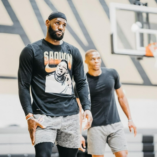 回防线路出 回防线路出